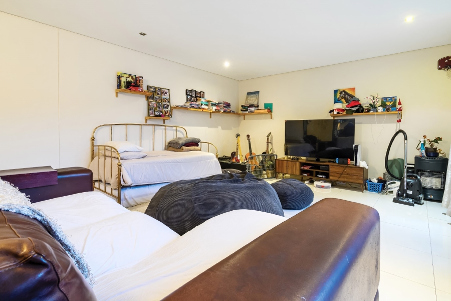 2 Bedroom Property for Sale in Claremont Upper Western Cape